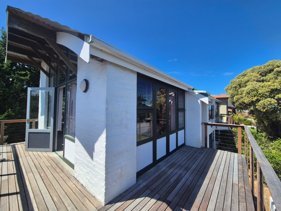 5 Bedroom Property for Sale in Herolds Bay Western Cape